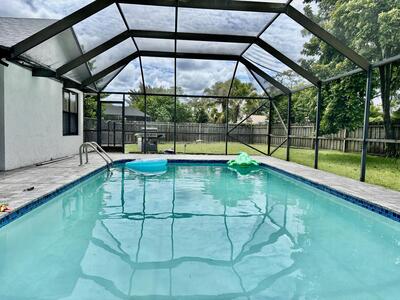 325 Knotty Wood Lane, Wellington, FL 33414