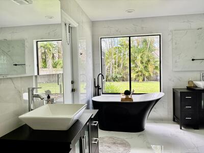 325 Knotty Wood Lane, Wellington, FL 33414