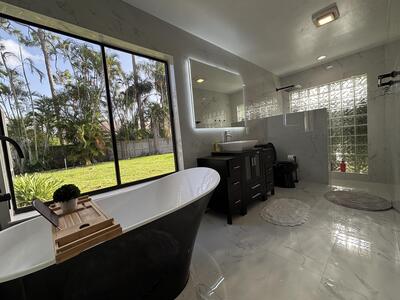 325 Knotty Wood Lane, Wellington, FL 33414