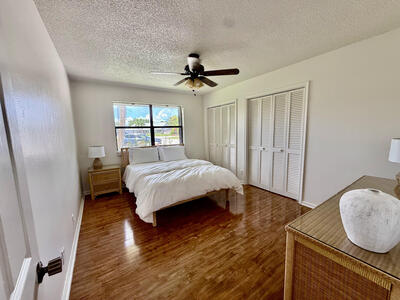 325 Knotty Wood Lane, Wellington, FL 33414