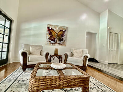 325 Knotty Wood Lane, Wellington, FL 33414