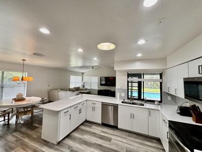 325 Knotty Wood Lane, Wellington, FL 33414