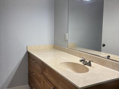 2662 SE 28th Circle, Boynton Beach, FL 33435