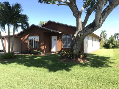 2662 SE 28th Circle, Boynton Beach, FL 33435