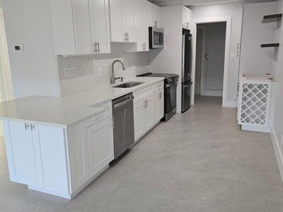 4951 SW 28th Terrace