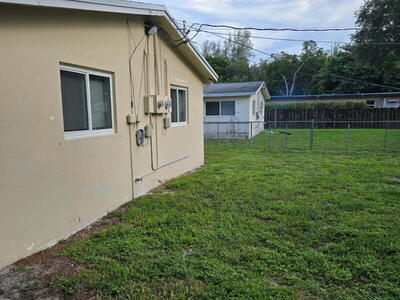 4951 SW 28th Terrace, Fort Lauderdale, FL 33312