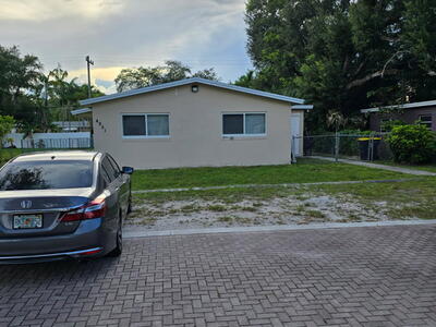 4951 SW 28th Terrace, Fort Lauderdale, FL 33312
