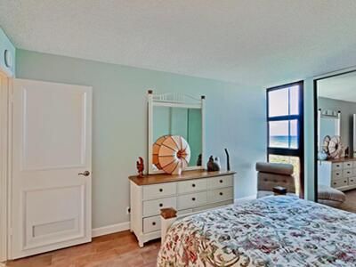 5550 N Ocean Drive, Singer Island, FL 33404