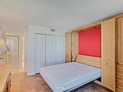 5550 N Ocean Drive, Singer Island, FL 33404