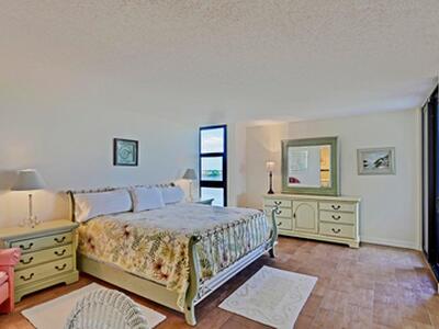 5550 N Ocean Drive, Singer Island, FL 33404