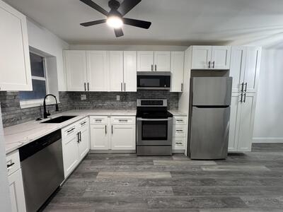 215 SW 2nd Avenue, Boynton Beach, FL 33435