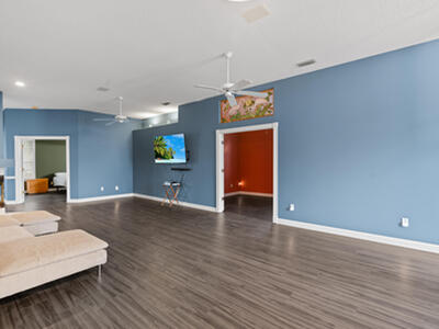 582 NW Montevina Drive, Port Saint Lucie, FL 34986