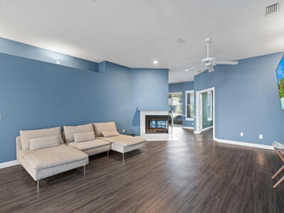 582 NW Montevina Drive, Port Saint Lucie, FL 34986