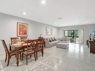 21214 Lago Circle, Boca Raton, FL 33433