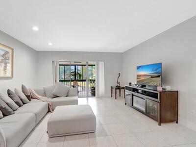 21214 Lago Circle, Boca Raton, FL 33433