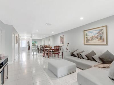 21214 Lago Circle, Boca Raton, FL 33433