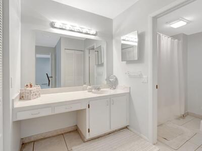 21214 Lago Circle, Boca Raton, FL 33433