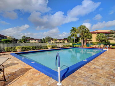 21214 Lago Circle, Boca Raton, FL 33433