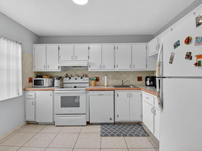 21214 Lago Circle, Boca Raton, FL 33433