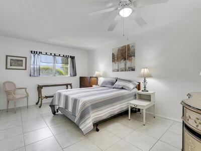 2132 NE 1st Way, Boynton Beach, FL 33435