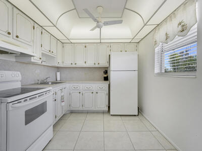 2132 NE 1st Way, Boynton Beach, FL 33435