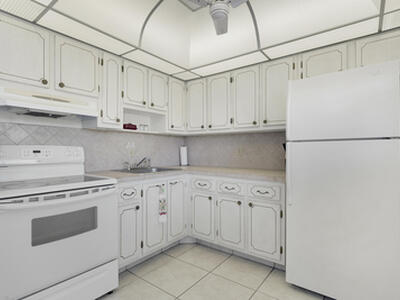 2132 NE 1st Way, Boynton Beach, FL 33435