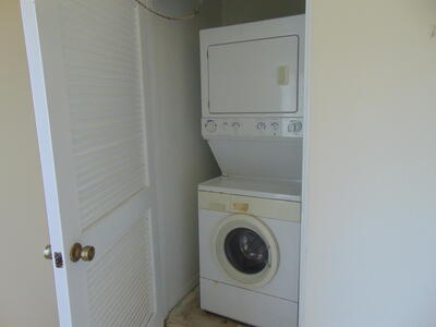 3186 Via Poinciana, Lake Worth, FL 33467