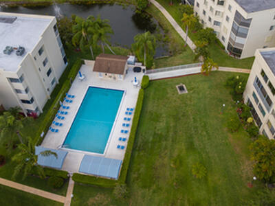 3186 Via Poinciana, Lake Worth, FL 33467