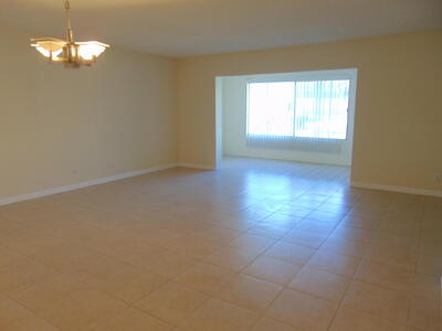 3186 Via Poinciana, Lake Worth, FL 33467