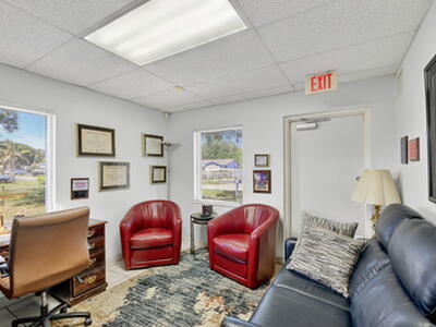 3865 10th Avenue N, Palm Springs, FL 33461