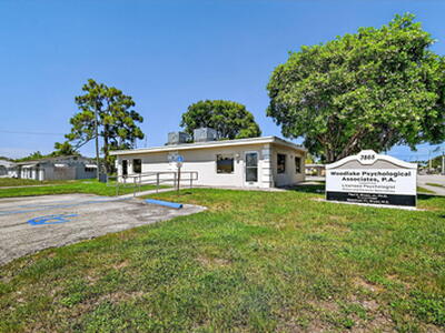 3865 10th Avenue N, Palm Springs, FL 33461