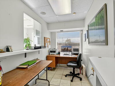 3865 10th Avenue N, Palm Springs, FL 33461