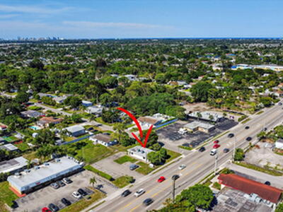 3865 10th Avenue N, Palm Springs, FL 33461