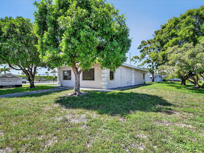 3865 10th Avenue N, Palm Springs, FL 33461