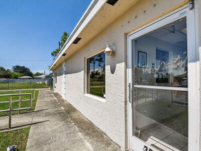 3865 10th Avenue N, Palm Springs, FL 33461