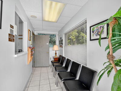 3865 10th Avenue N, Palm Springs, FL 33461