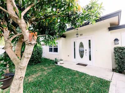 710 Dobbins Street, West Palm Beach, FL 33405