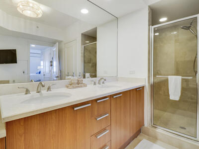 2640 Lake Shore Drive, Riviera Beach, FL 33404