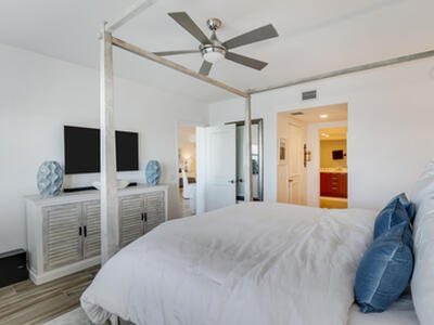 2640 Lake Shore Drive, Riviera Beach, FL 33404