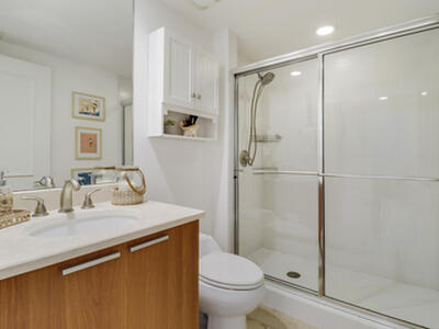 2640 Lake Shore Drive, Riviera Beach, FL 33404