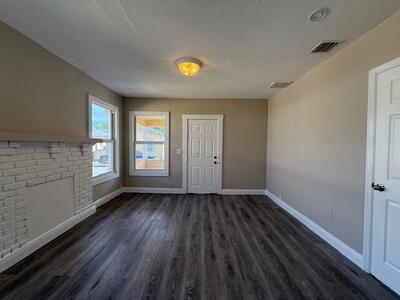 400 Metcalf Court, West Palm Beach, FL 33407