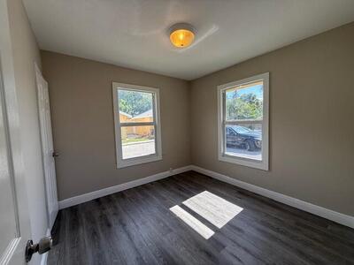 400 Metcalf Court, West Palm Beach, FL 33407