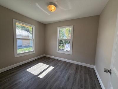 400 Metcalf Court, West Palm Beach, FL 33407