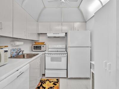 576 Fanshaw N, Boca Raton, FL 33434