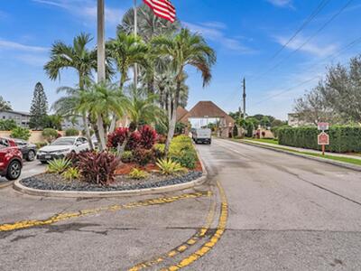 576 Fanshaw N, Boca Raton, FL 33434