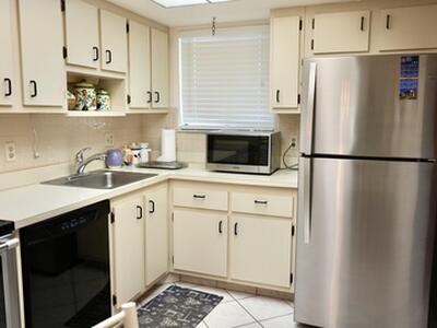 3154 Via Poinciana, Lake Worth, FL 33467