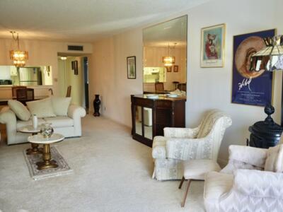 3154 Via Poinciana, Lake Worth, FL 33467