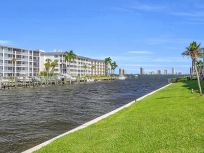 125 Shore Court, North Palm Beach, FL 33408