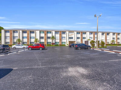 125 Shore Court, North Palm Beach, FL 33408