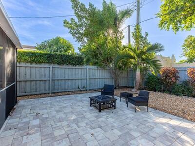 327 Dartmouth Drive Drive, Lake Worth Beach, FL 33460